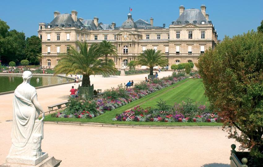 Ferienwohnung Petite Maison Avec Cour Dans Les Beaux Quartiers-Vous Faites Le Menage- Very Good Prices For T-H-E Location But You Have To Clea-N Th-E Flat Paris Exterior foto